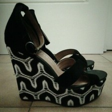 Sandali zeppa plateau Jeffrey Campbell pelle nera scamosciata scarpe hippy boho