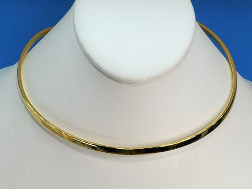 Collana girocollo rigida