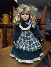 Bambola Vintage In Ceramica