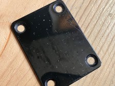 Yamaha RGX 121S piastra e viti