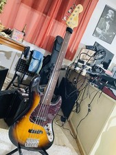 Squier by Fender Affinity J