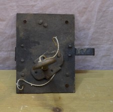 VECCHIA SERRATURA IN FERRO CON CHIAVE [TI10]