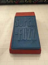 Pedale vintage Univox Super-Fuzz rosso e blu - anni 70 - funziona benissimo 