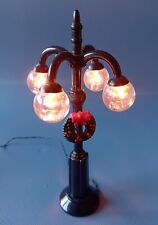 Villaggio natale, lampione 4 luci con ghirlanda miniatura. Chirstmas