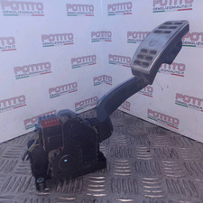 55702020 Pedale acceleratore