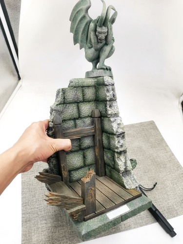 Used hottoys display figure - hottoys,