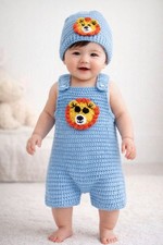 Pagliaccetto blu all'uncinetto