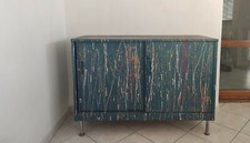 Armadio in ferro zincato con due ante scorrevoli-Artigianale-Piedi in acciaio