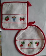 2 PRESINE  RICAMATE A PUNTO CROCE FRUTTA