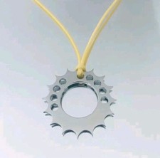Ciondolo corona ruota dentata