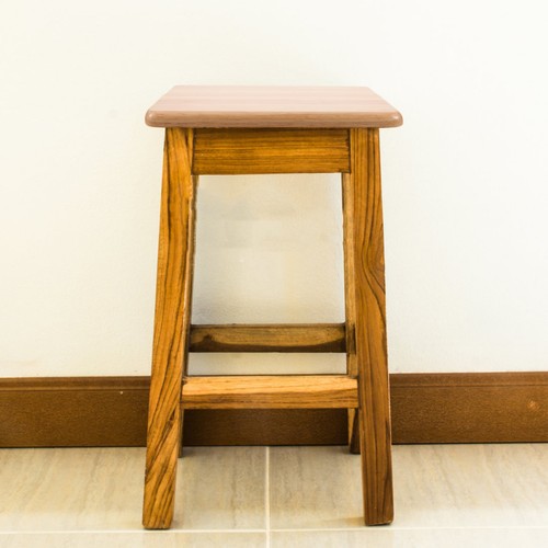 Sgabello quadrato seduta