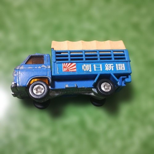 Camion tomica nissan - tomica,