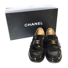 CHANEL Enamel Loafer 34864120