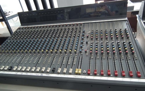 Soundcraft delta mixer - soundcraft,