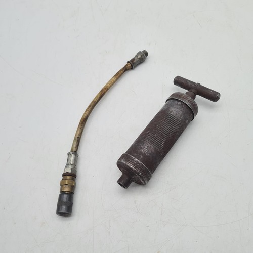 Medium grease gun adaptable - medium,