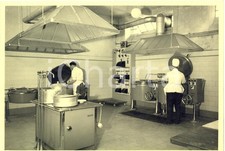 1938 CUNEO Cucina di una mensa con cuochi al lavoro *Foto SCOFFONE