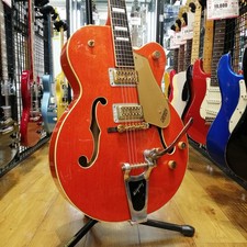 Chitarra elettrica acustica