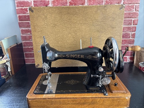 Antique 1924 singer - antique, hand