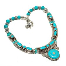 Collana con pietre preziose