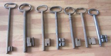 Lotto di 7 antiche chiavi -