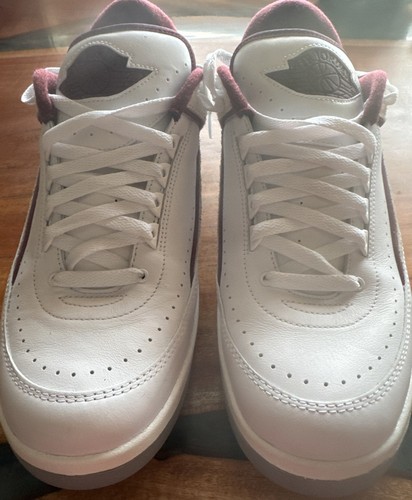 Jordan low white and maroon - low,