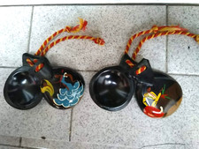 Nacchere spagnole d'epoca di plastica dipinte a mano di ballerini di flamenco.