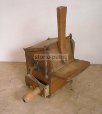 TECNICA_CUCINA_FORMAGGIO_ANTICA GRATTUGIA_LEGNO_DECORATIVA_DA COLLEZIONE_CANTONI
