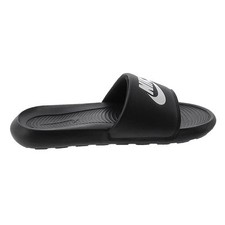 NIKE CN9675 002. NIKE VICTORI