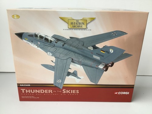 Corgi aa33608 panavia - corgi,