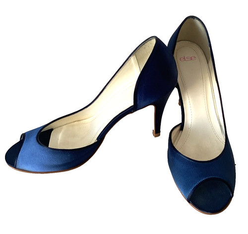 Scarpe corte stiletto punta