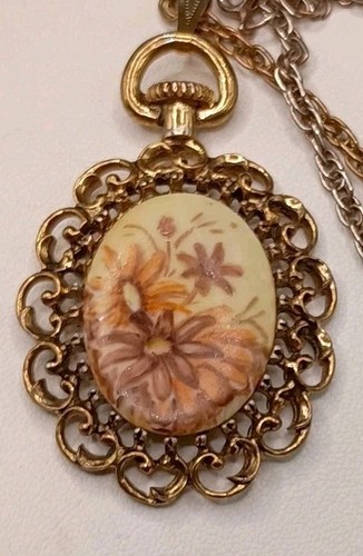Collana con ciondolo cammeo