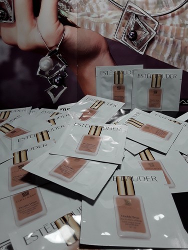 Estee lauder fondotinta - "estee, lauder"