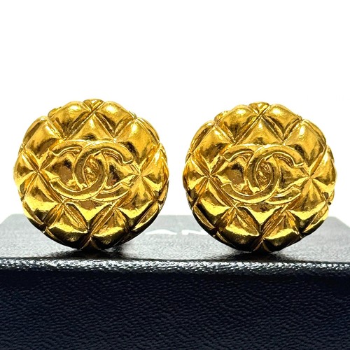 Chanel 93a round earrings - chanel,