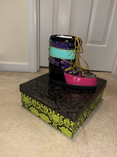 Moon boots - moon,