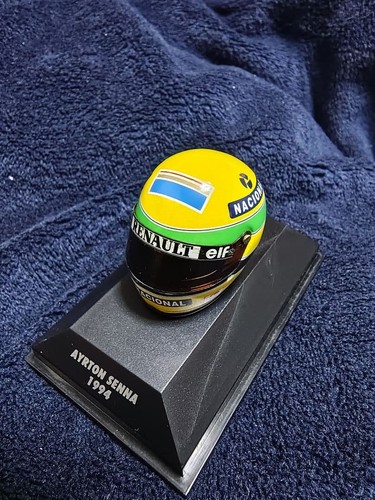 Modellino elmetto miniatura