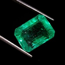 Anello con pietre preziose