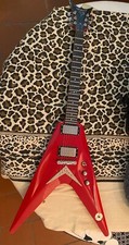 chitarra elettrica flying V Diamond in perfette condizioni con custodia rigida