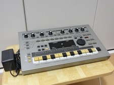Roland MC-303 Groovebox