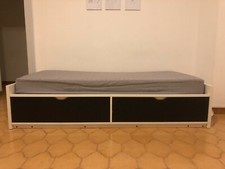 Letto Ikea con 2 cassetti e materasso, dimensioni 90x207x45, ottime condizioni