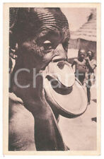 1920 ca FORT-ARCHAMBAULT (TCHAD) Femme à plateau SARA-KABA Carte postale FP VG