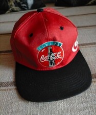 CAPPELLINO CON VISIERA AD