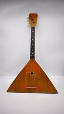 84913 Balalaika russa