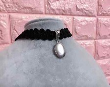 Collarino di Velluto ricamato