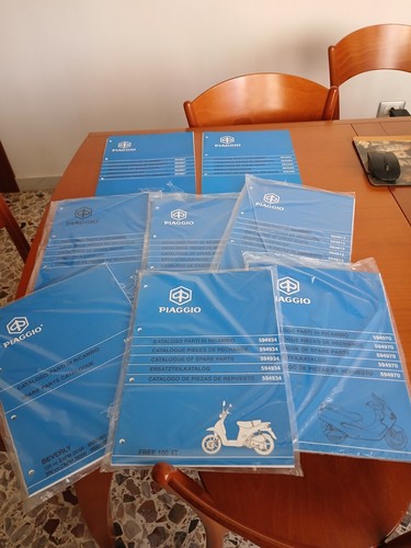 Manuali cataloghi vespa - cataloghi,