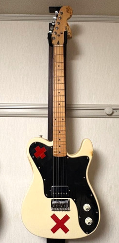 Squier fender deryck - by,