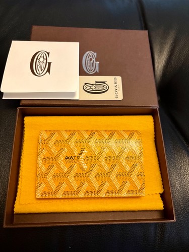 Portafoglio giallo per carte