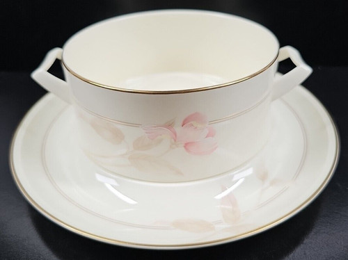 Mikasa with love gravy set - with,
