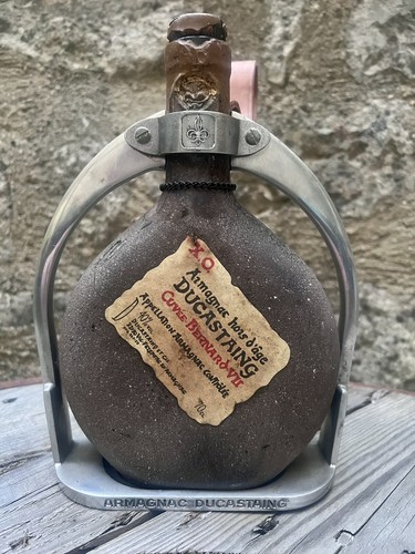 Ancienne bouteille vide - ancienne,