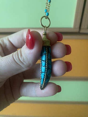 Collana lunga con ciondolo