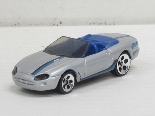 Jaguar cabrio in argento - jaguar,